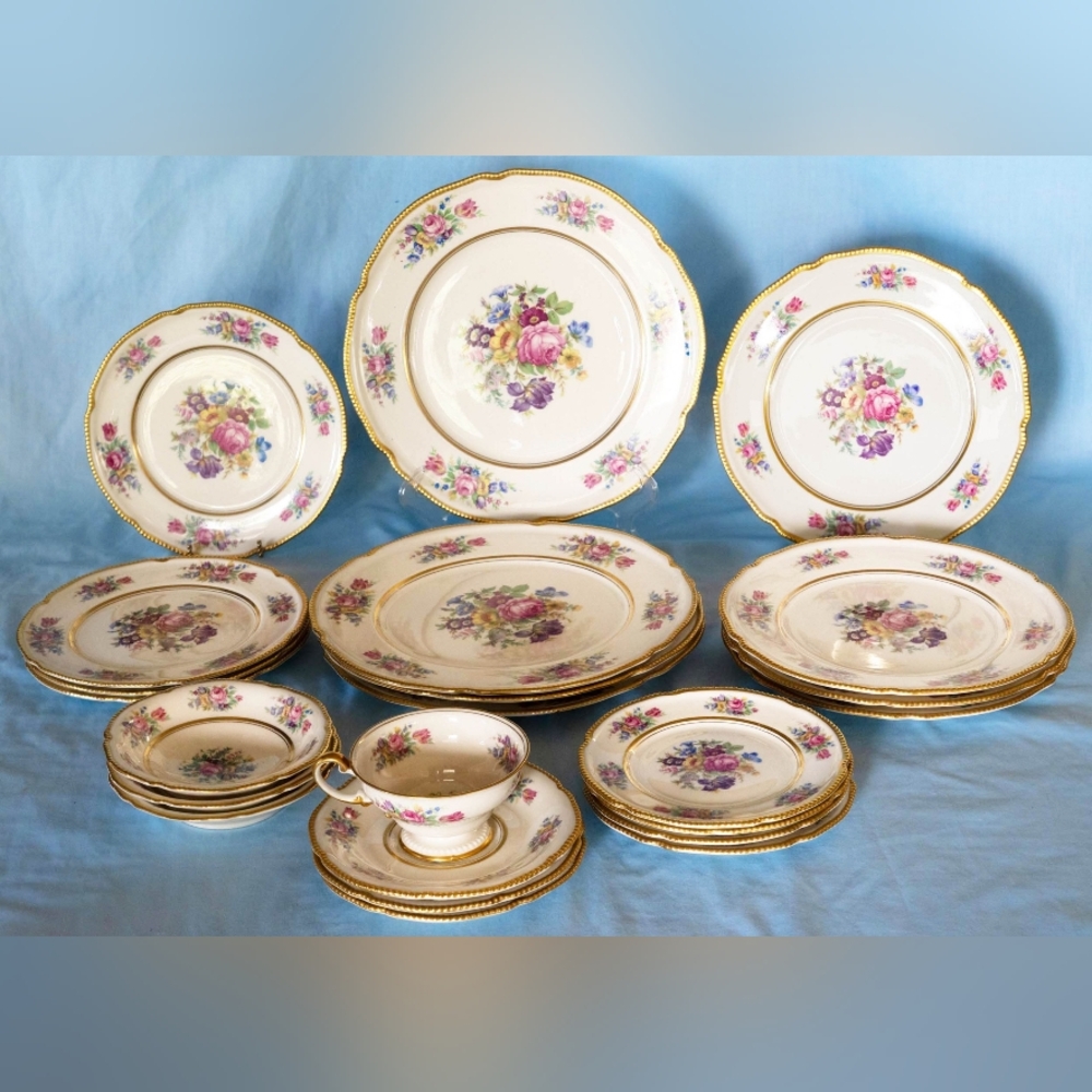 Castleton Rose Dinnerware. 23 Pieces. Vintage. Made in USA
